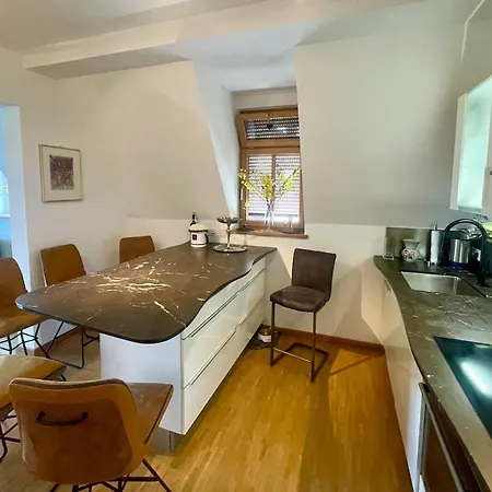 Apartment Luxus Penthouse 100qm Mit Sauna, Whirlpool, Terrasse, Garage, Ruhig Und Zentral