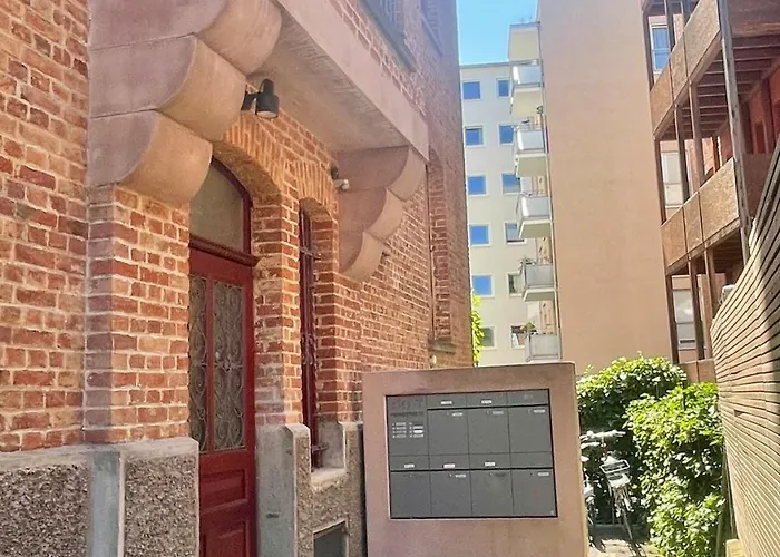 Luxus Penthouse 100qm Mit Sauna, Whirlpool, Terrasse, Garage, Ruhig Und Zentral Apartment